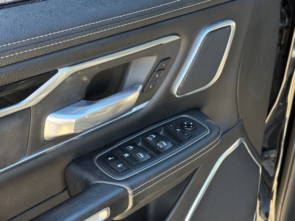 Used 2019 RAM 1500 Laramie AWD/4WD image 12