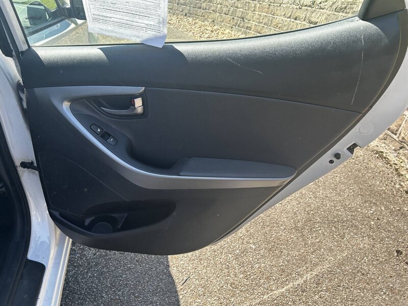 Used 2011 Hyundai Elantra Limited FWD image 21