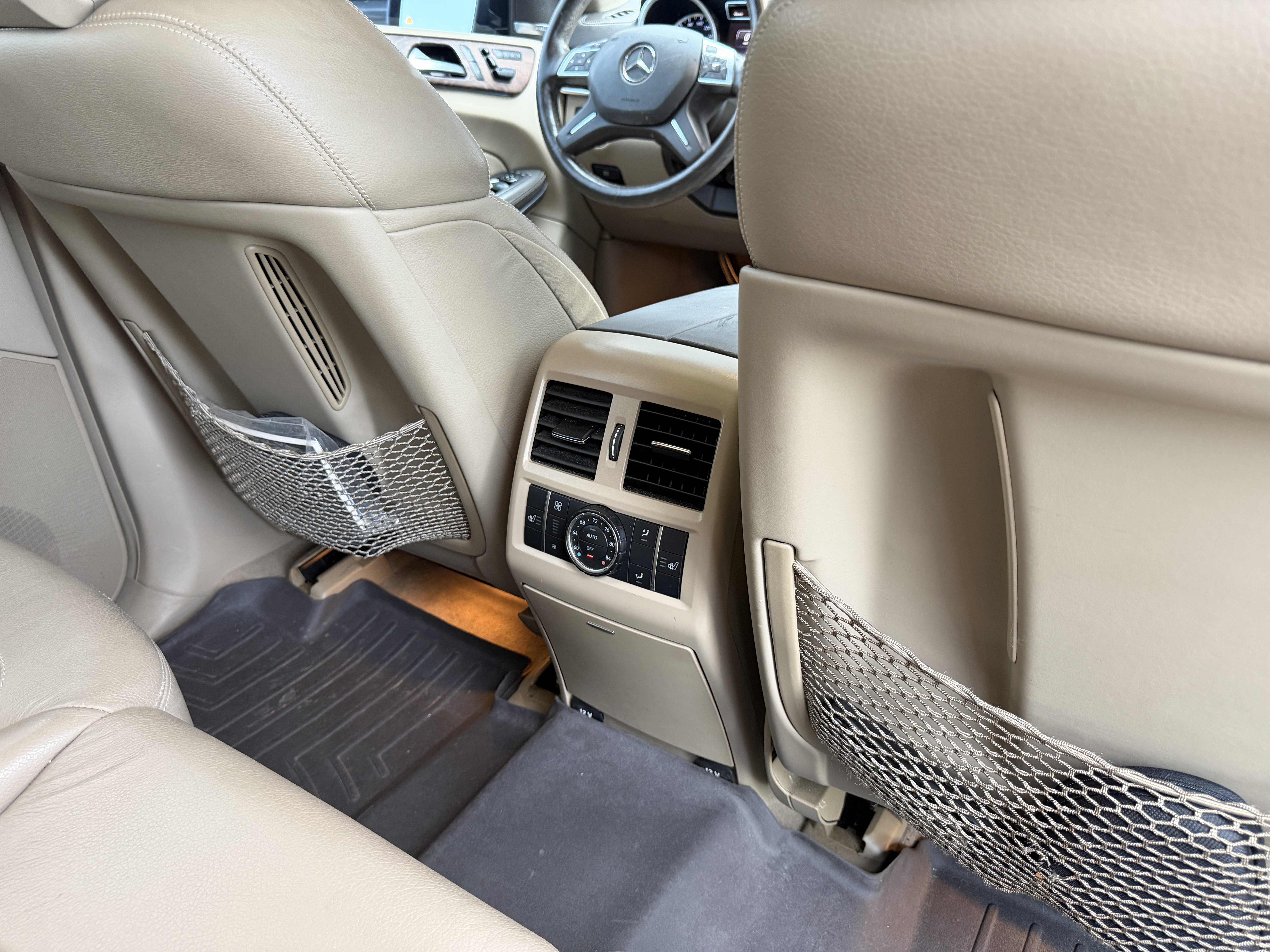 Used 2015 Mercedes-Benz GL 550 4MATIC image 29