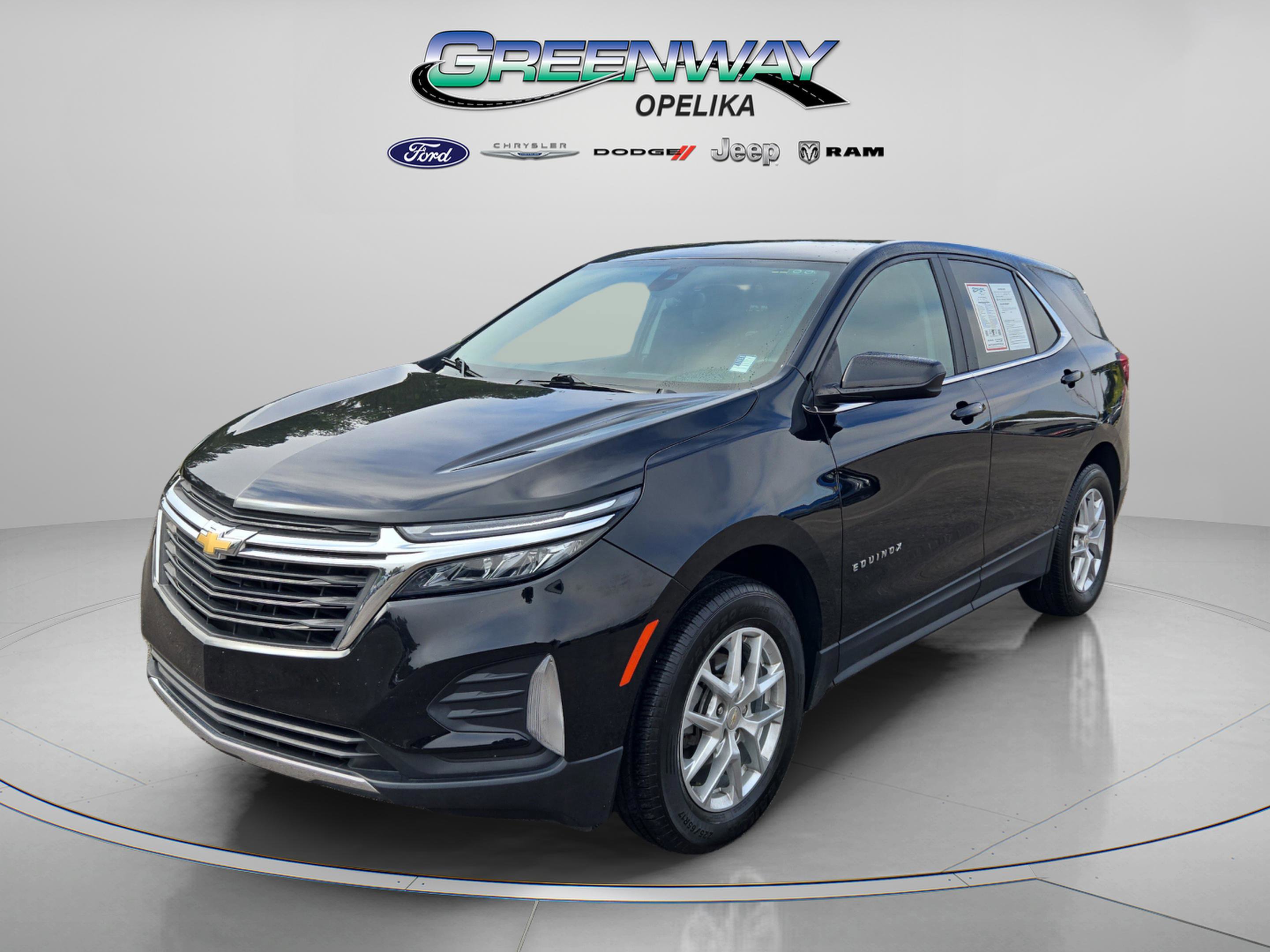 Used 2023 Chevrolet Equinox LT image 3