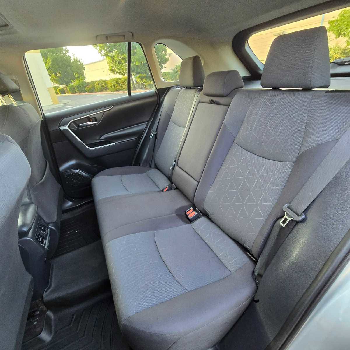 Used 2019 Toyota RAV4 XLE image 15