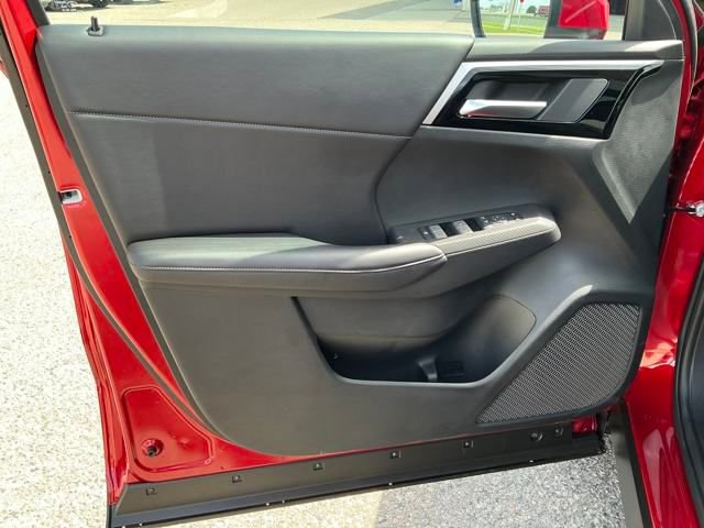 New 2025 Mitsubishi Outlander SE image 12