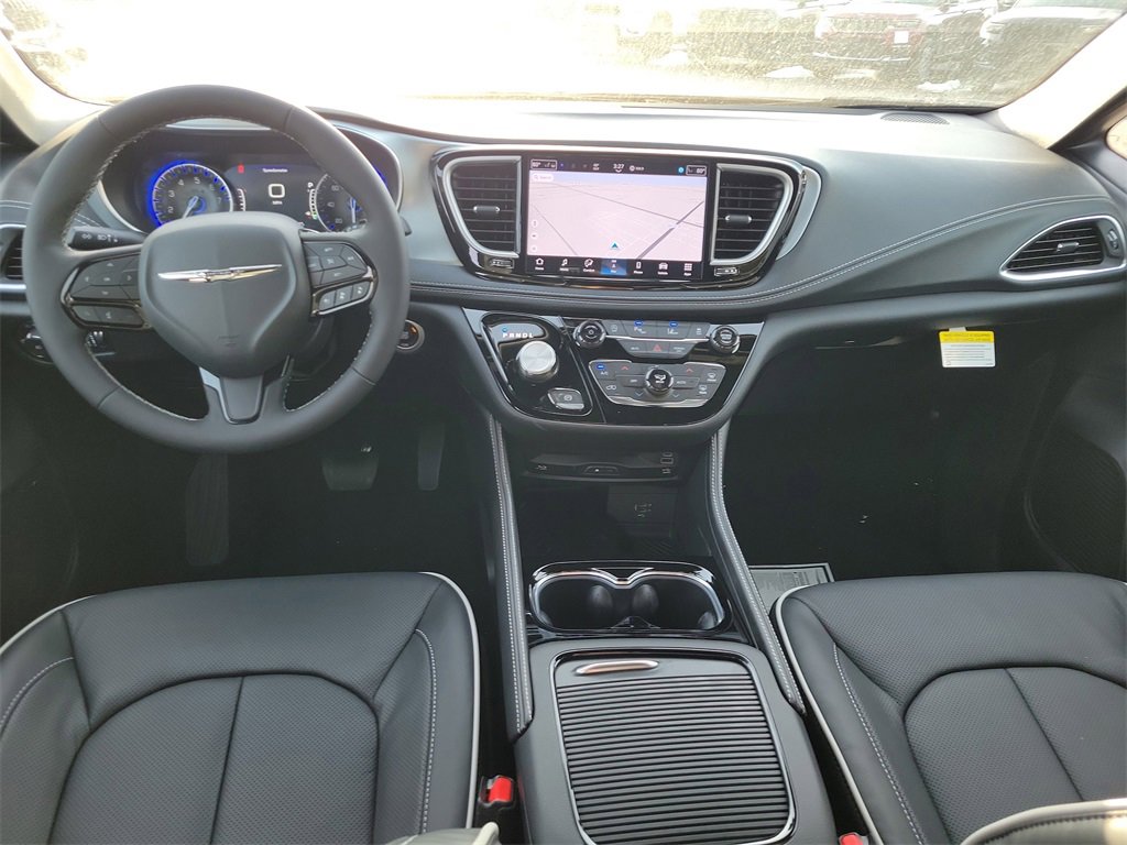 New 2026 Chrysler Pacifica Limited image 14