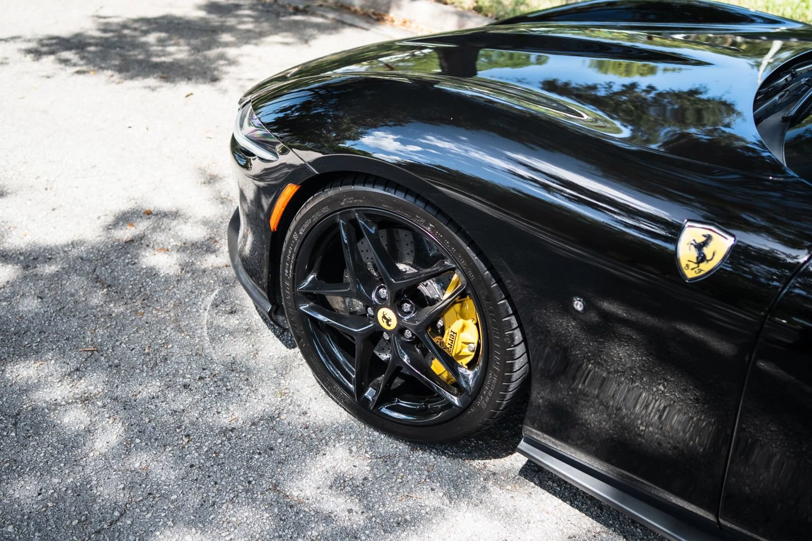 Used 2024 Ferrari Roma RWD image 4