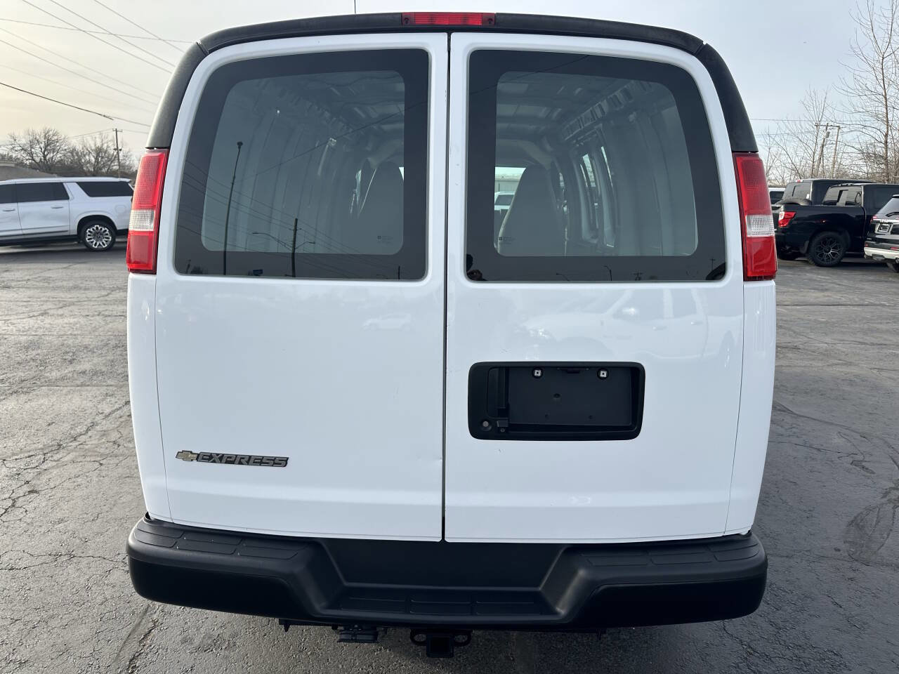 Used 2020 Chevrolet Express 2500 w/ Enhanced Convenience Package image 8