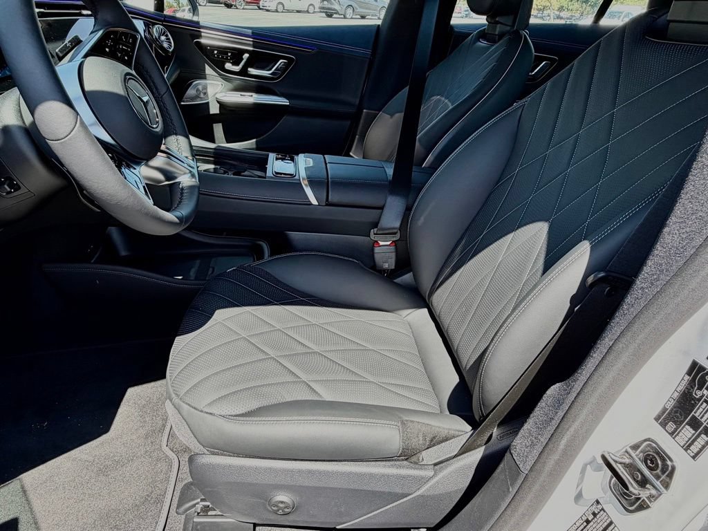Used 2025 Mercedes-Benz EQE 500 4MATIC Sedan image 18