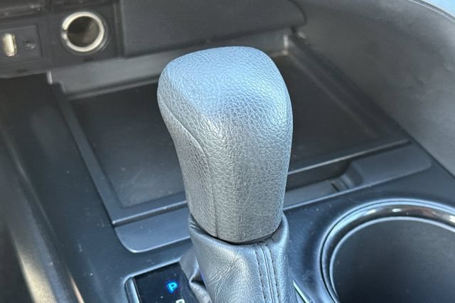 Used 2019 Toyota Camry LE FWD image 32