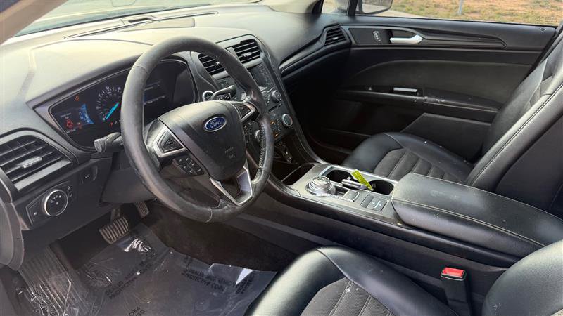 Used 2018 Ford Fusion SE w/ Equipment Group 601A FWD image 11