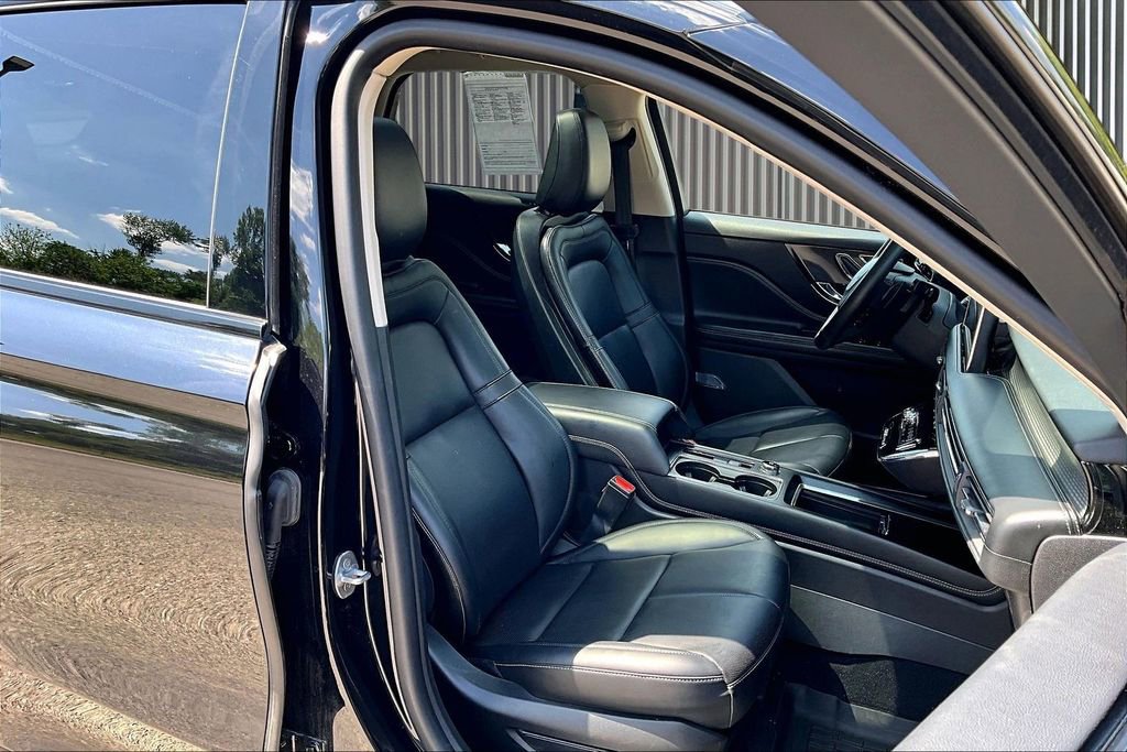 Used 2023 Lincoln Corsair AWD w/ Equipment Group 101A image 8