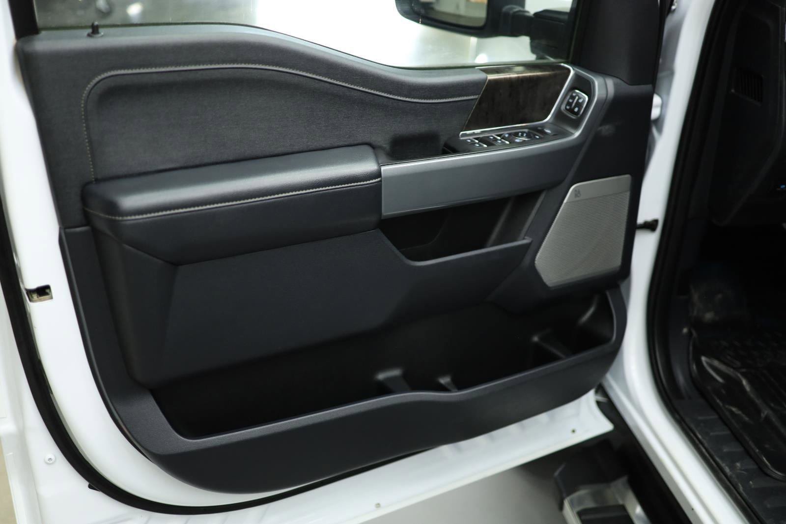 Used 2023 Ford F350 Lariat image 46