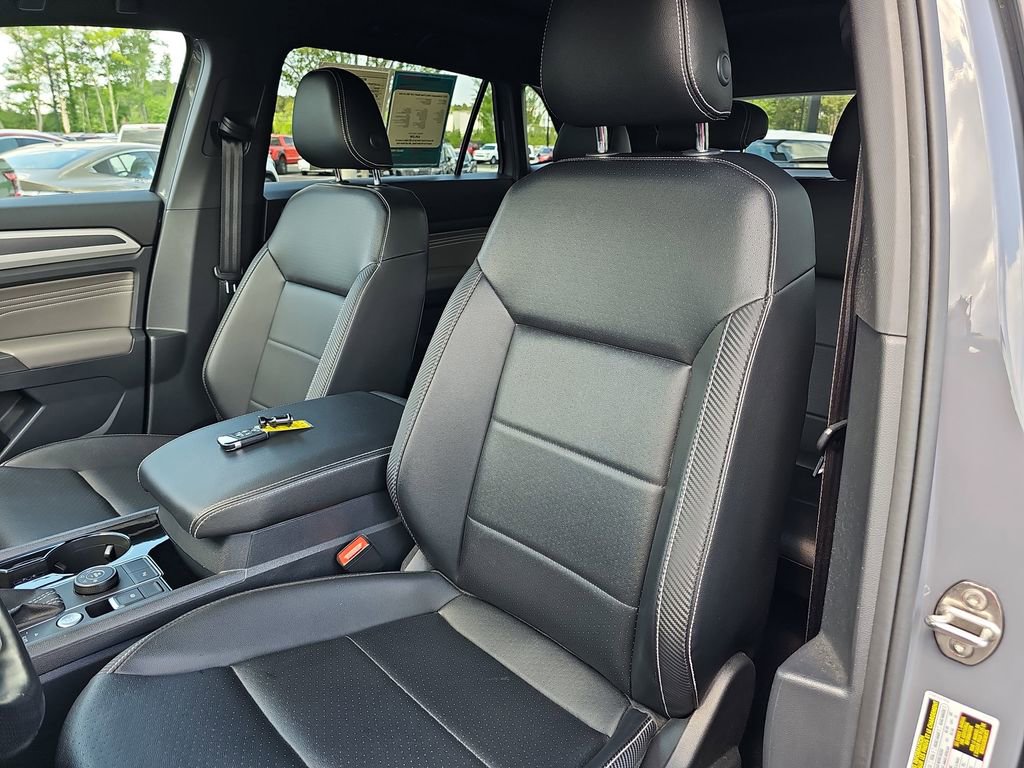 Used 2022 Volkswagen Atlas Cross Sport SEL R-Line image 19