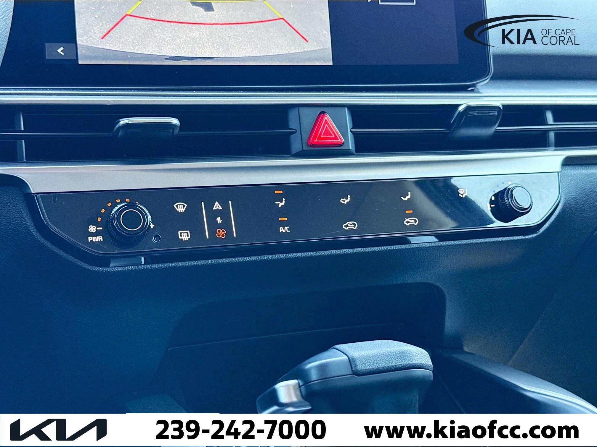 Certified 2025 Kia Sorento LX image 31