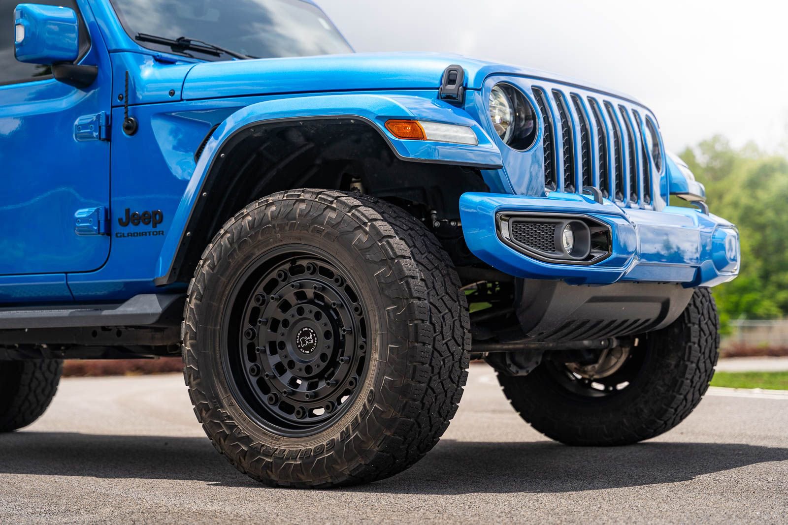 Used 2022 Jeep Gladiator Overland AWD/4WD image 9