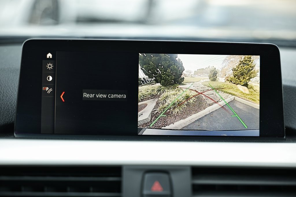 Used 2018 BMW 320i Sedan w/ Convenience Package image 38