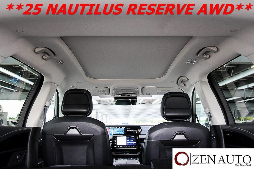 Used 2025 Lincoln Nautilus Reserve image 29