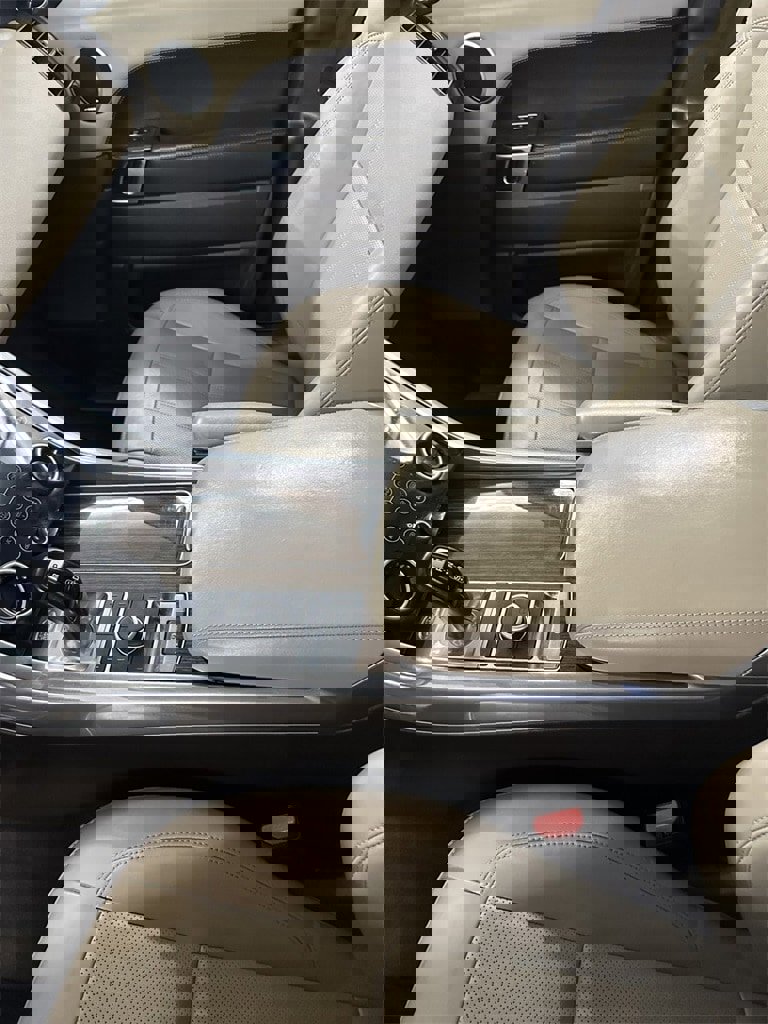 Used 2018 Land Rover Range Rover Sport HSE image 18