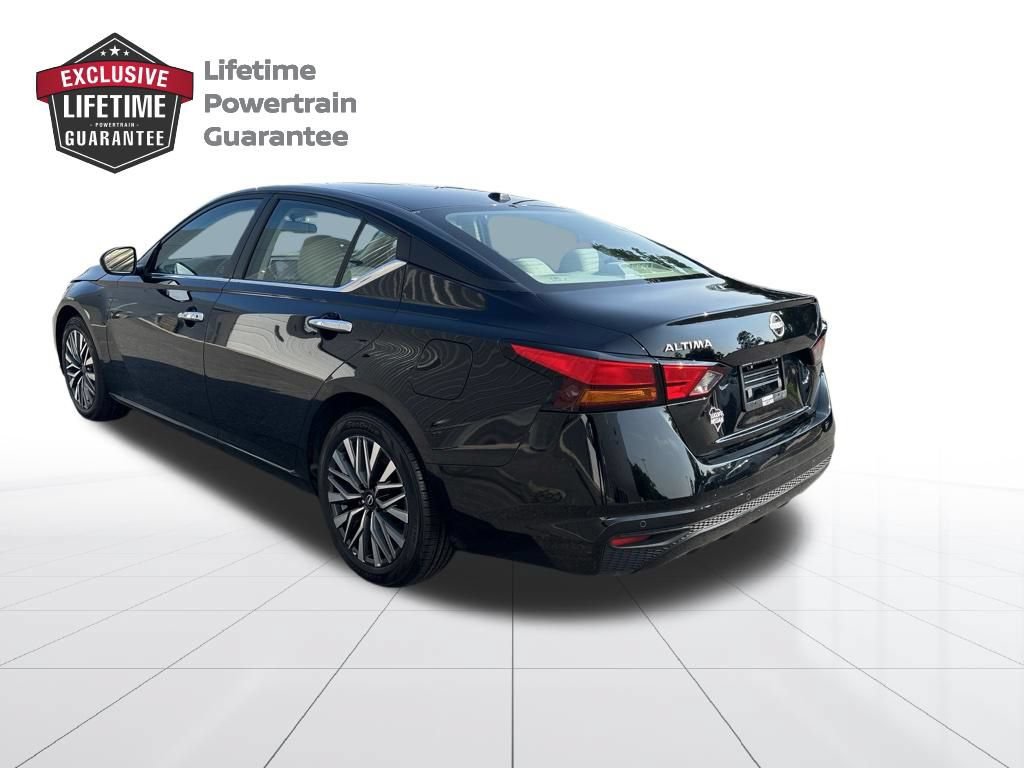Certified 2025 Nissan Altima 2.5 SV FWD image 3