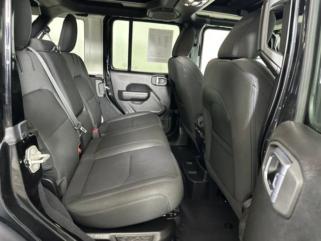 Used 2023 Jeep Wrangler Unlimited w/ Sun & Screen Package image 27