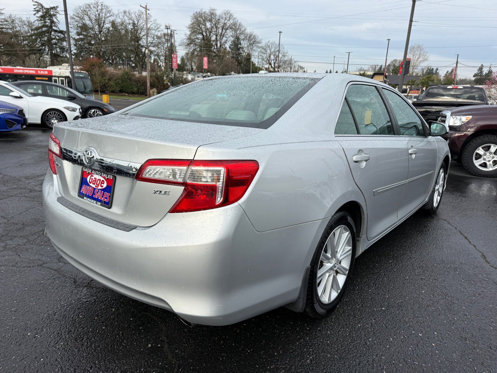 Used 2013 Toyota Camry XLE w/ Leather Pkg image 8