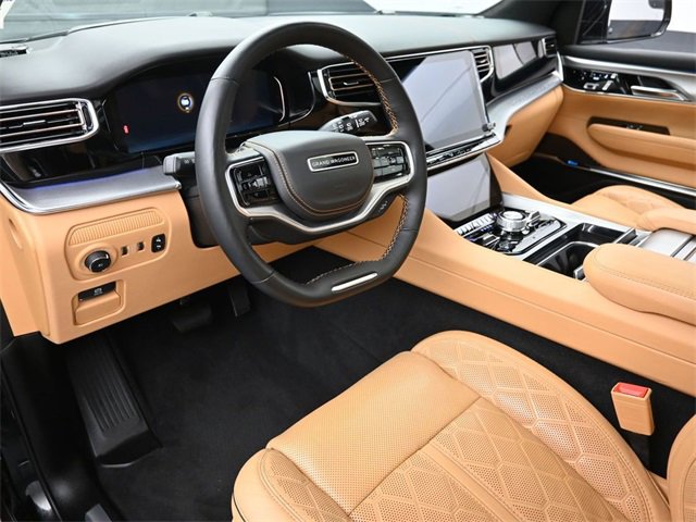 Used 2023 Jeep Grand Wagoneer Series III image 9