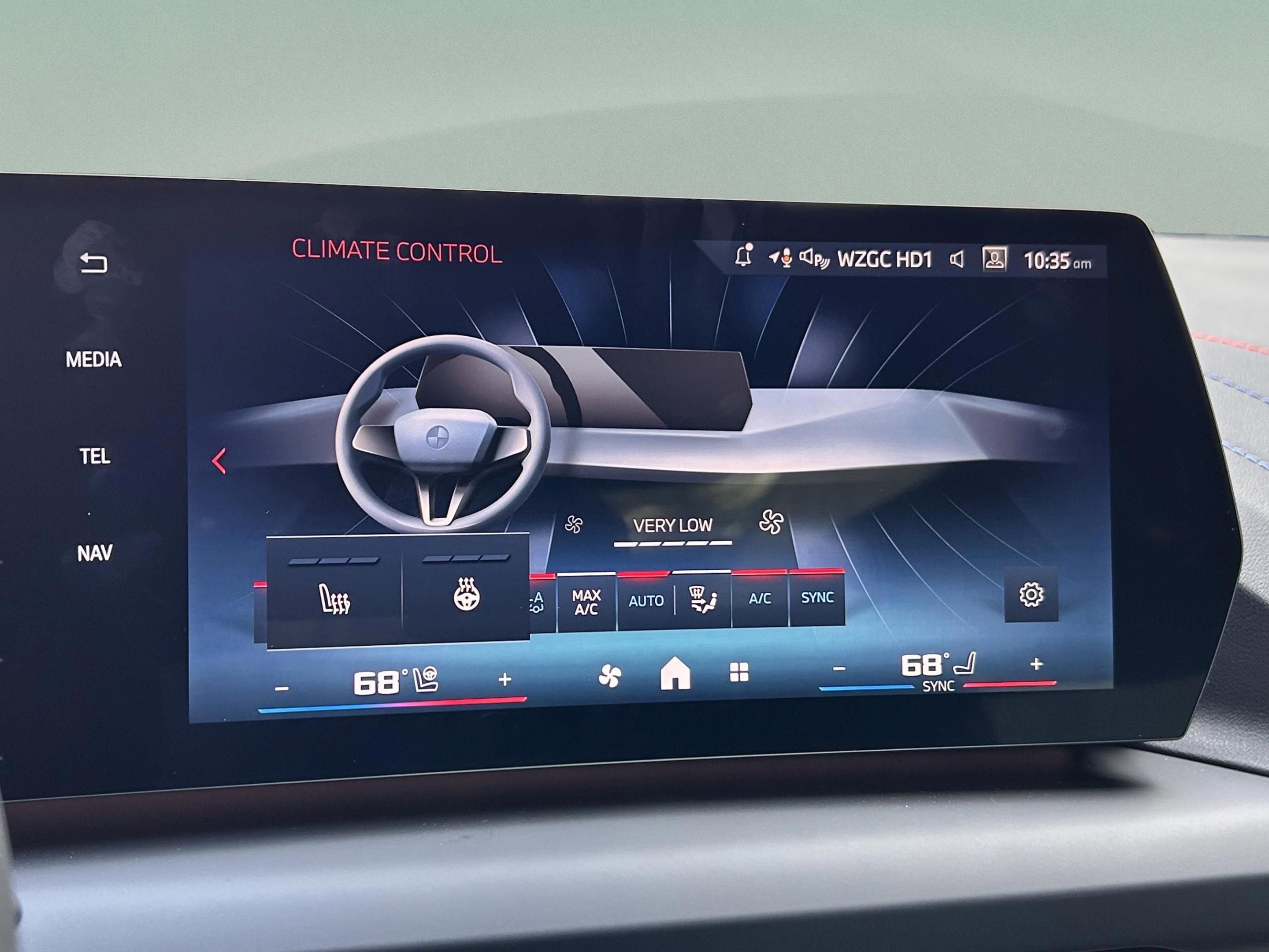 Used 2025 BMW M235i xDrive w/ M Performance Package image 17