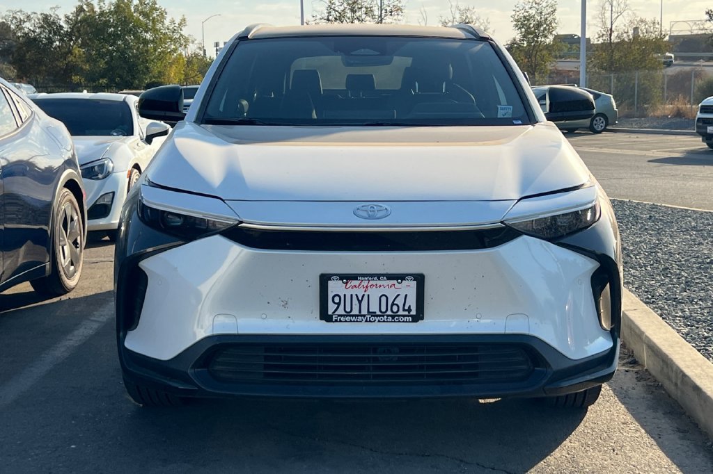 Certified 2025 Toyota bZ4X FWD image 3
