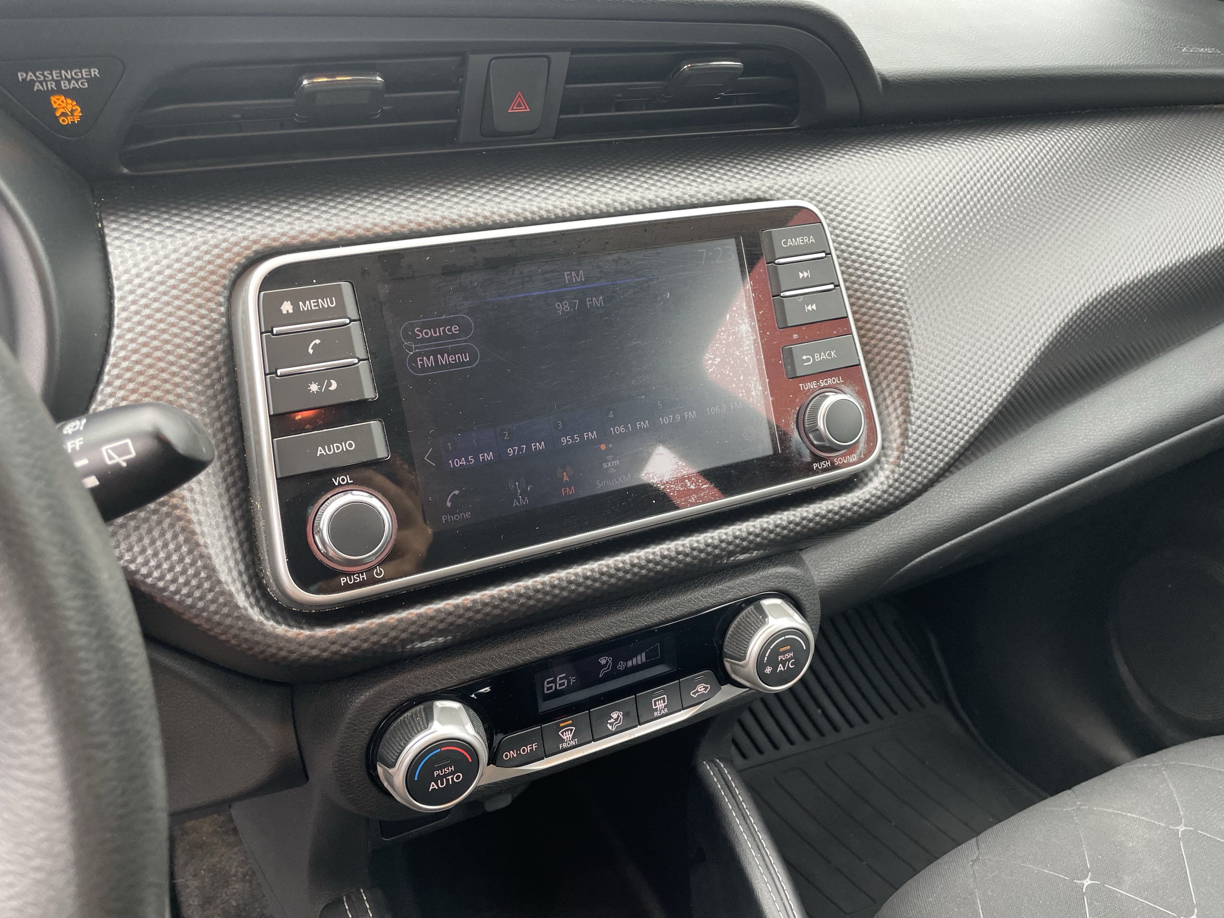 Used 2019 Nissan Kicks SV FWD image 11