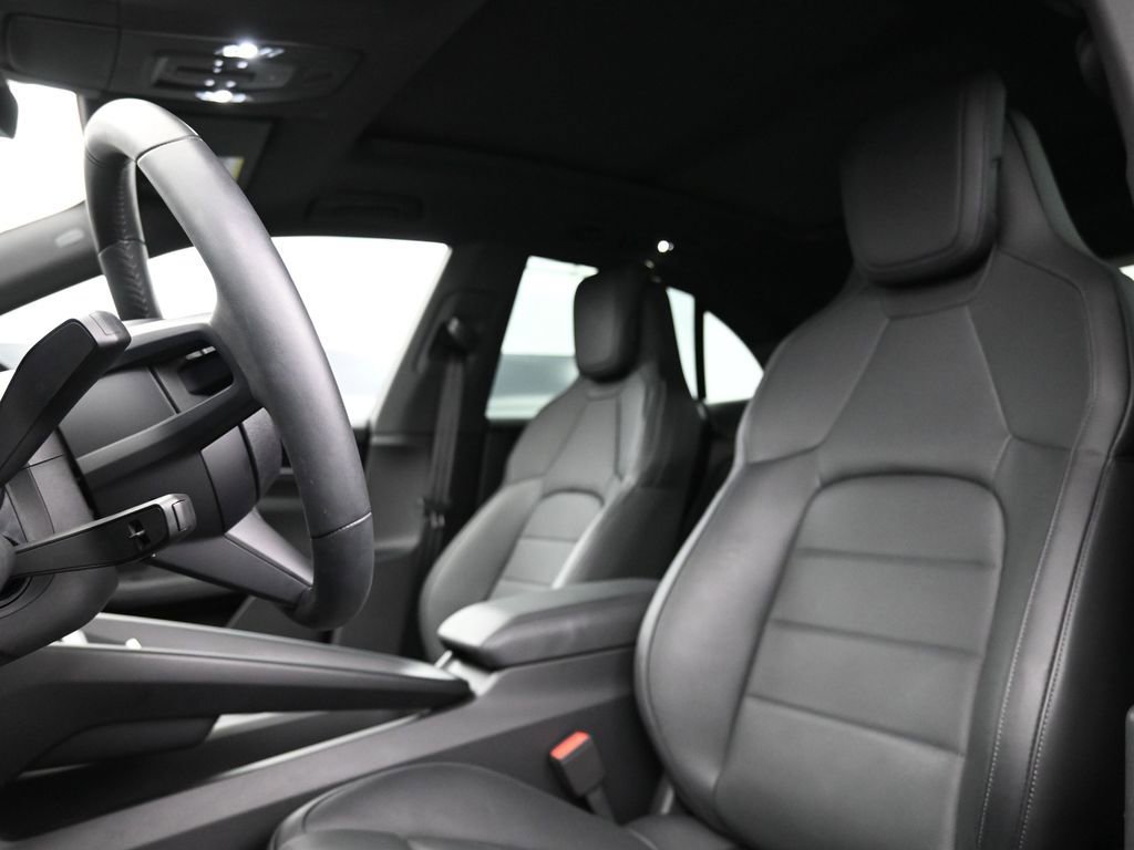 Certified 2024 Porsche Macan 4 Electric image 5