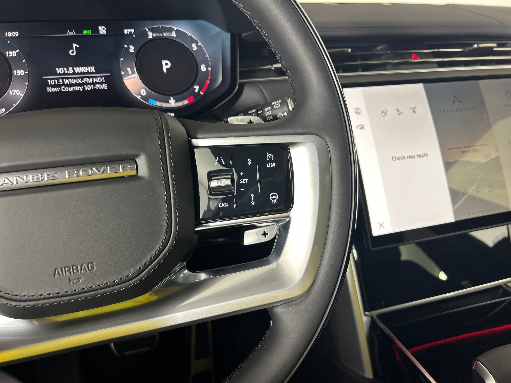 New 2025 Land Rover Range Rover SE image 22