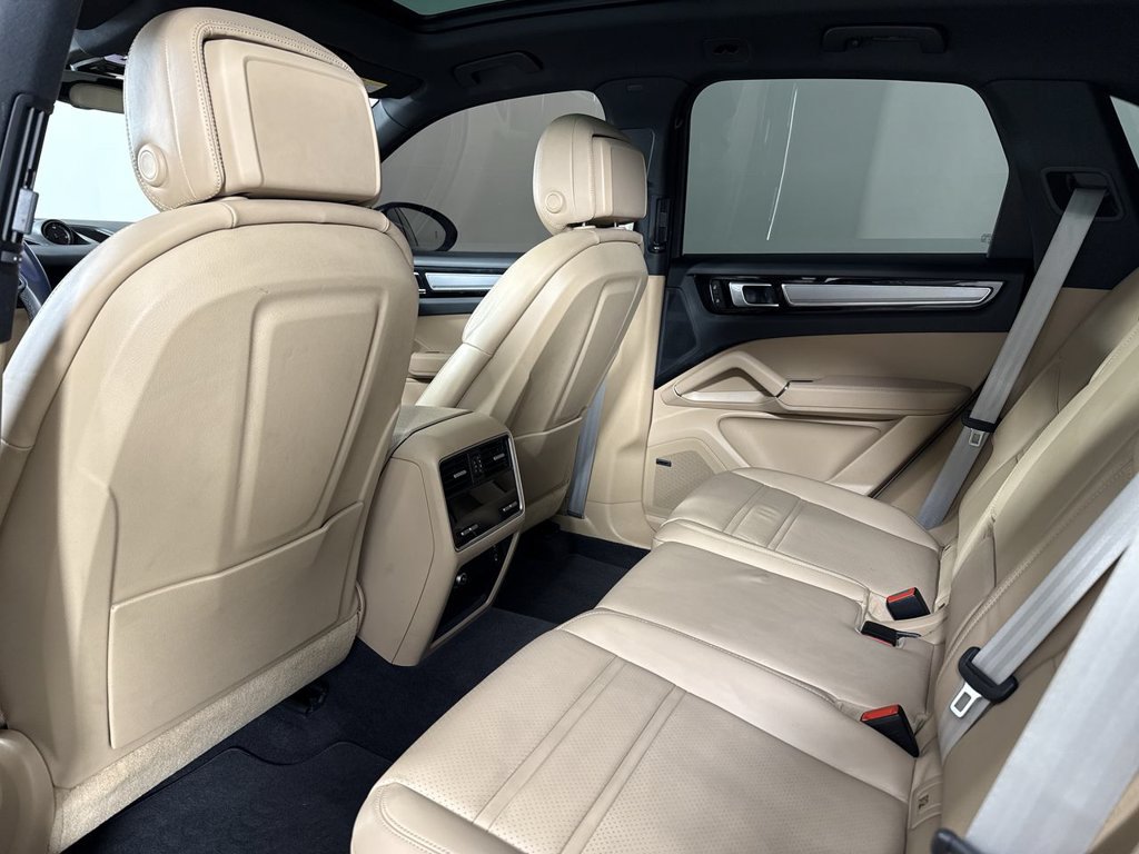Certified 2023 Porsche Cayenne S Platinum w/ Premium Package Plus AWD/4WD image 26
