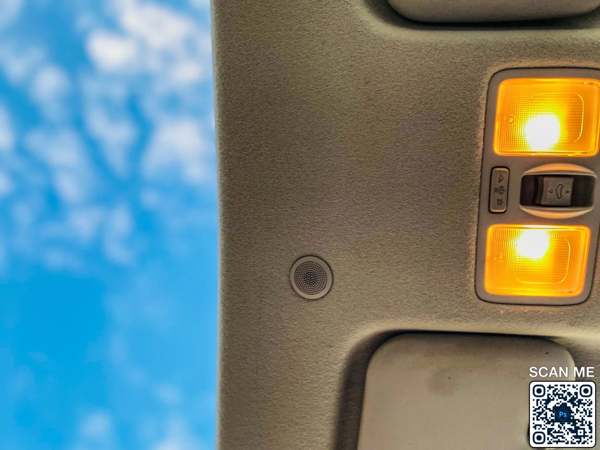 Used 2023 Hyundai Venue SEL image 25