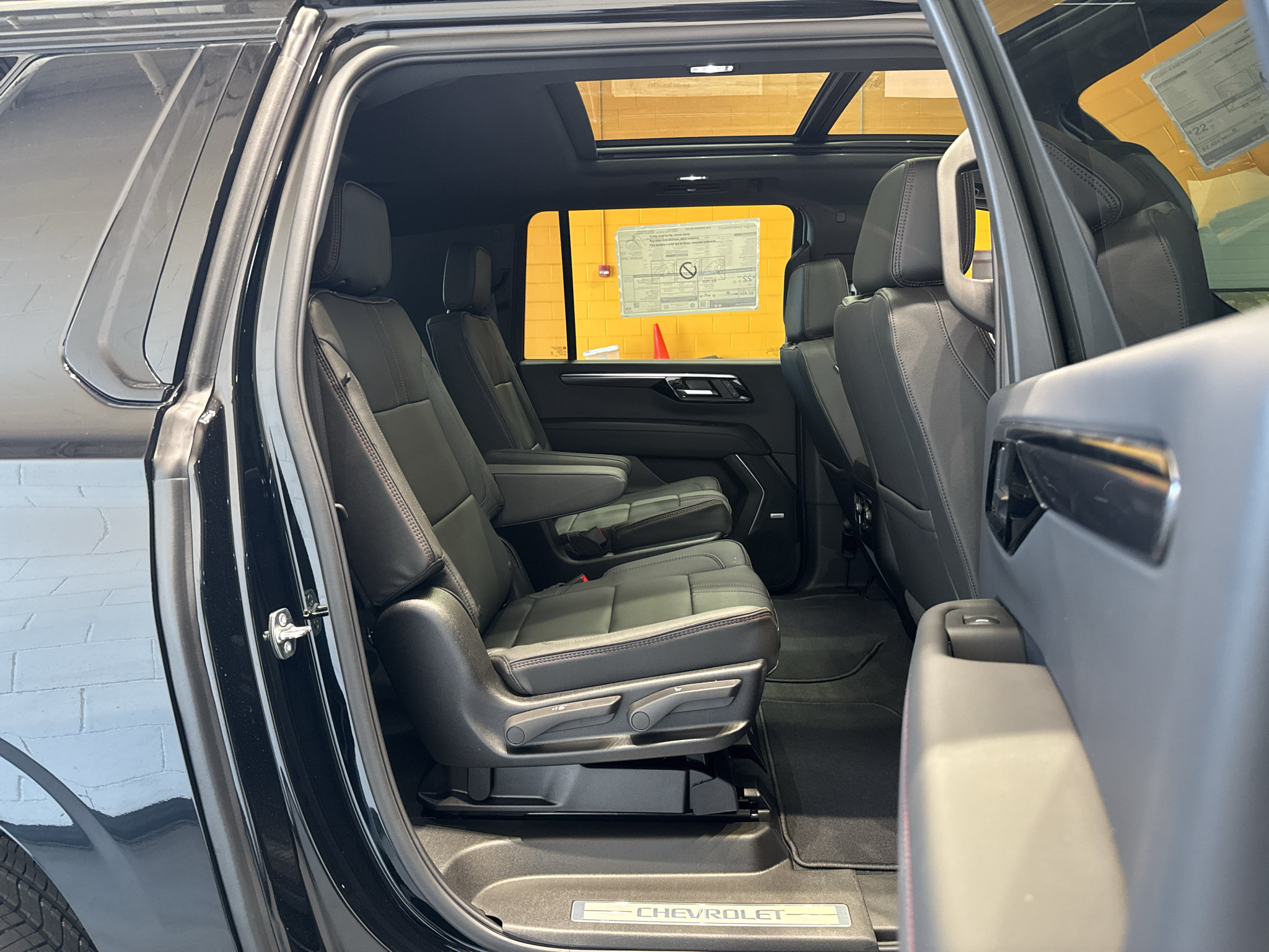 New 2026 Chevrolet Suburban RST w/ RST Capability Package AWD/4WD image 20