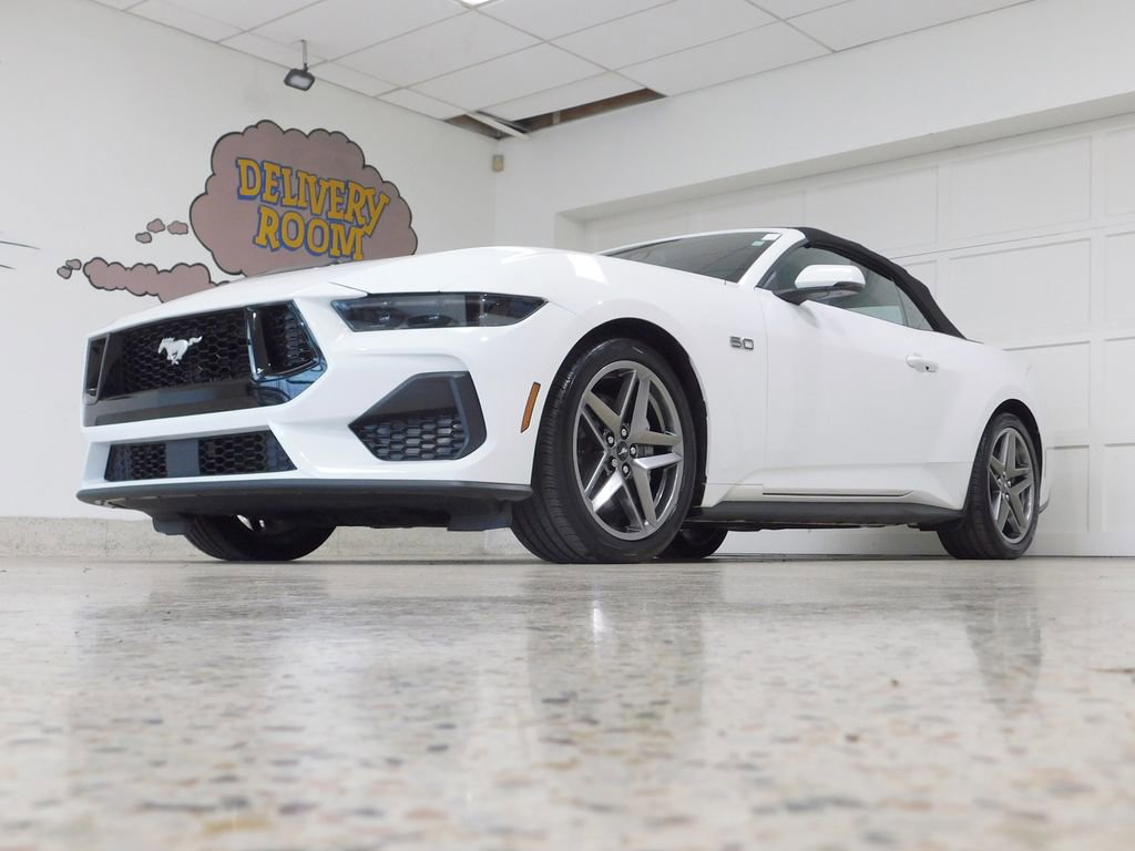 Used 2025 Ford Mustang GT Premium RWD image 16