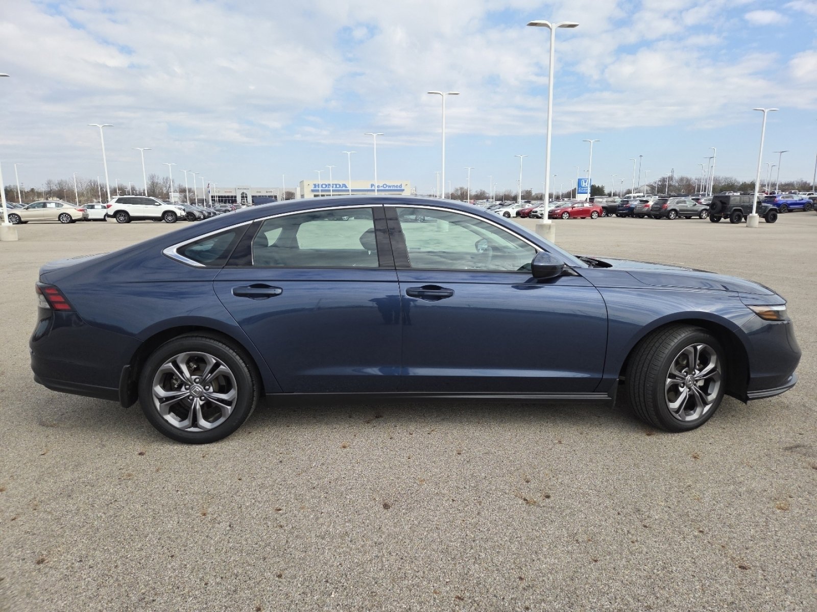 Used 2023 Honda Accord EX image 19