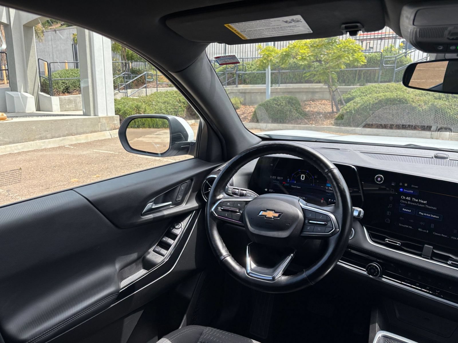 Used 2025 Chevrolet Equinox LT FWD image 34