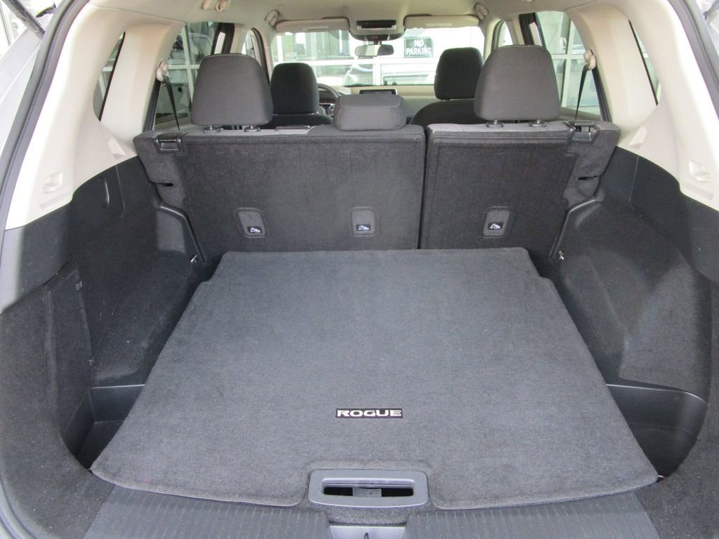 Used 2023 Nissan Rogue SV image 12