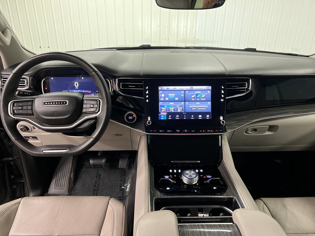 Used 2022 Jeep Wagoneer Series III w/ Flexible Seating Group AWD/4WD image 19