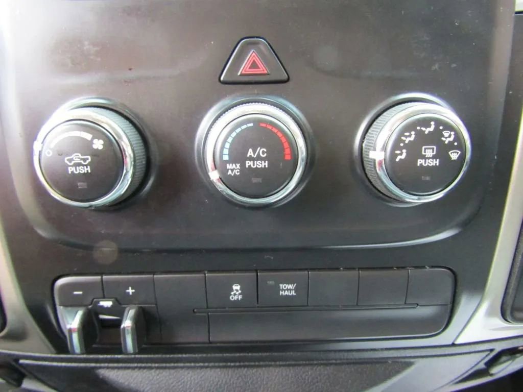 Used 2015 RAM 2500 SLT image 23