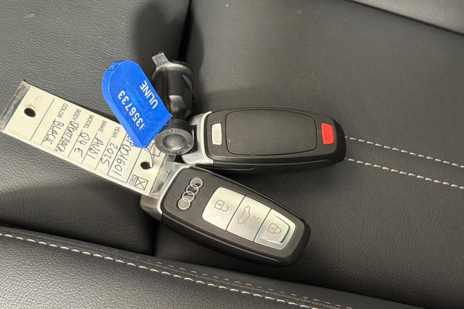 Used 2025 Audi Q4 e-tron Premium w/ Convenience Package image 25