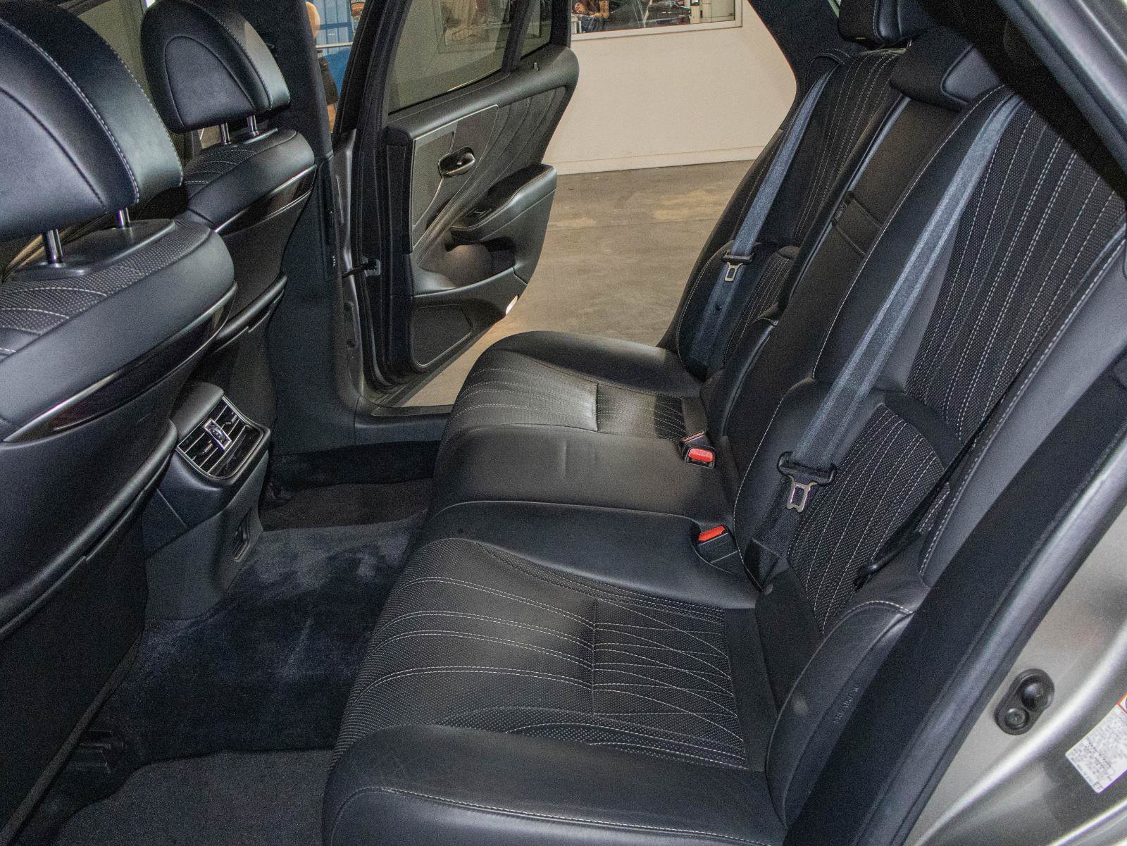 Used 2020 Lexus LS 500 w/ Interior Upgrade Package RWD image 15