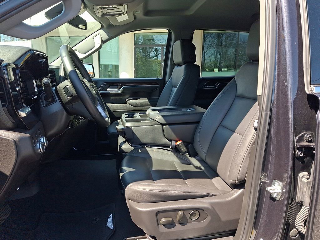 Used 2025 GMC Sierra 1500 SLT image 12