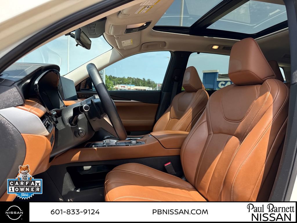 Used 2023 INFINITI QX60 Sensory w/ Vision Package AWD/4WD image 18