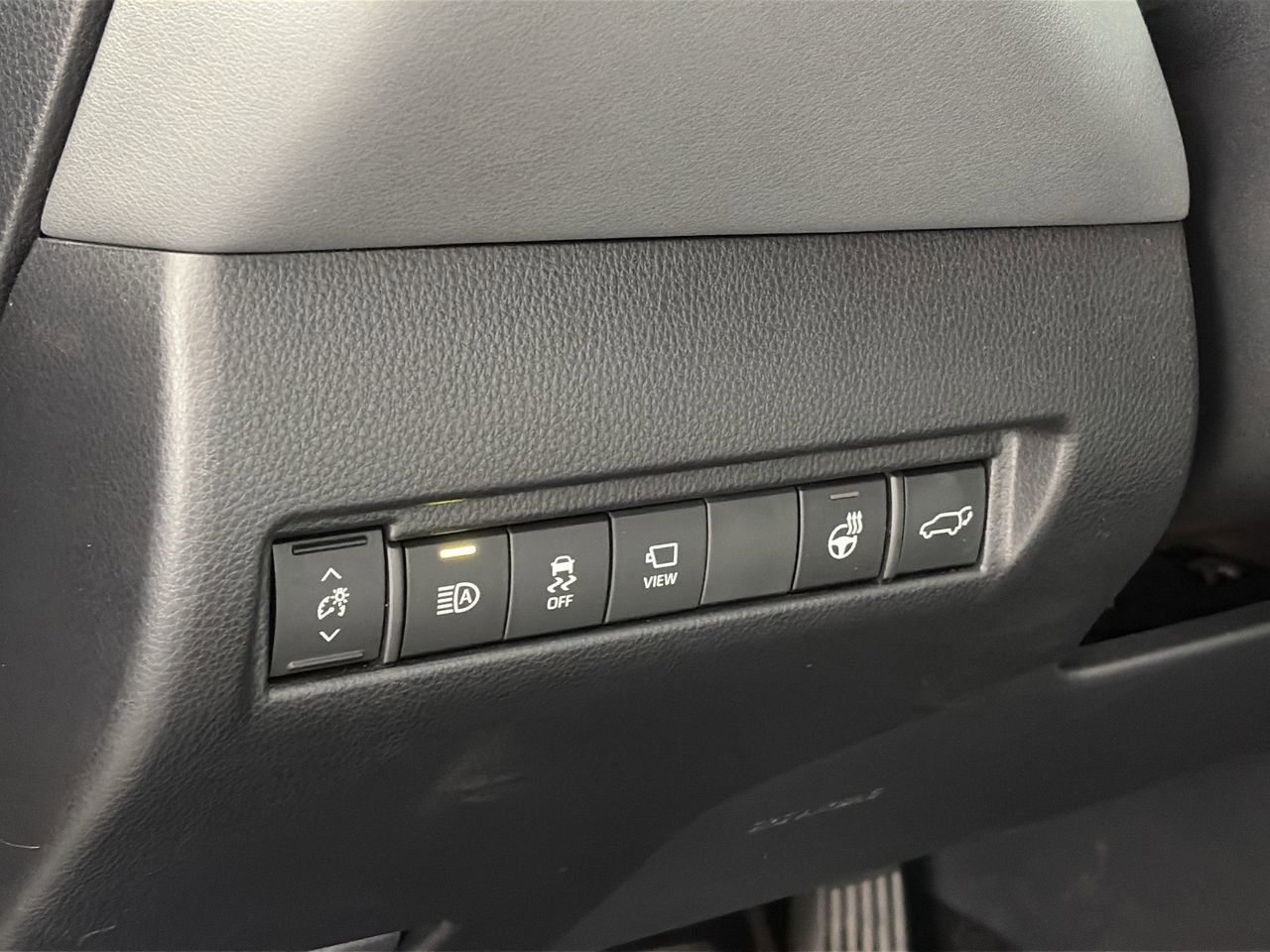 Used 2021 Toyota Venza Limited w/ Advanced Technology Package AWD/4WD image 12