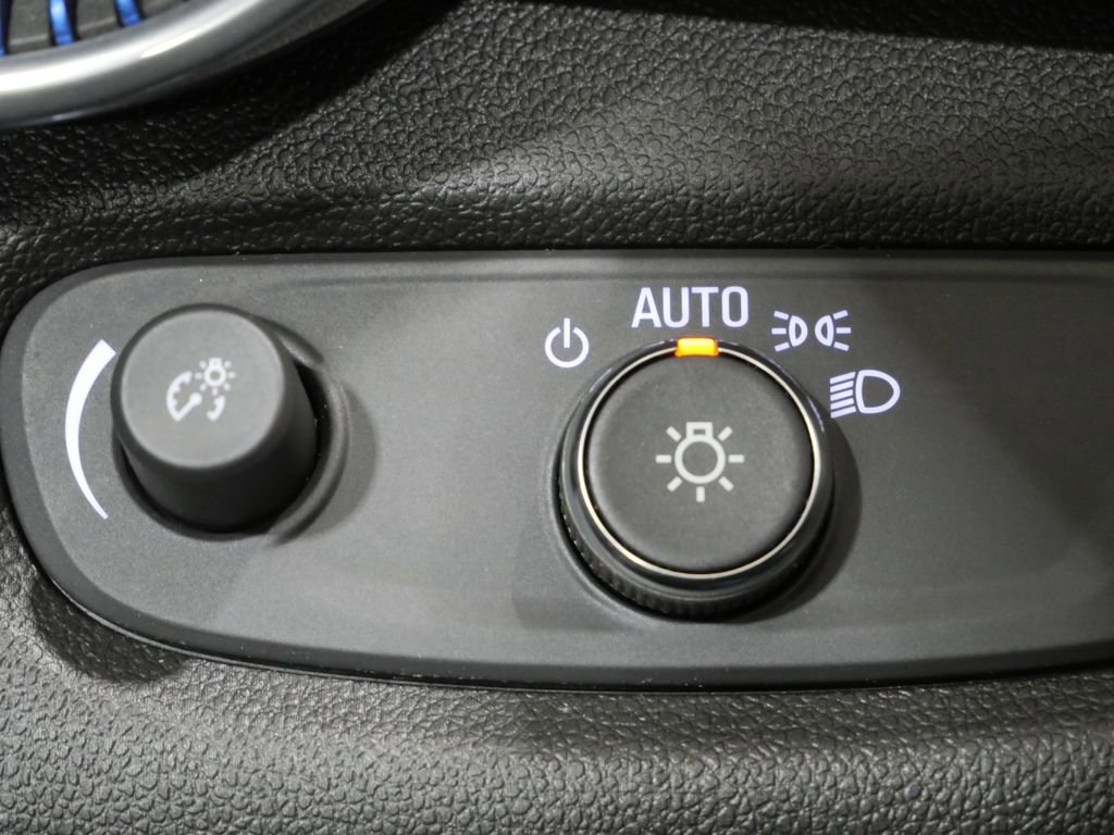 Used 2024 Chevrolet Trax LT w/ Driver Confidence Package FWD image 14