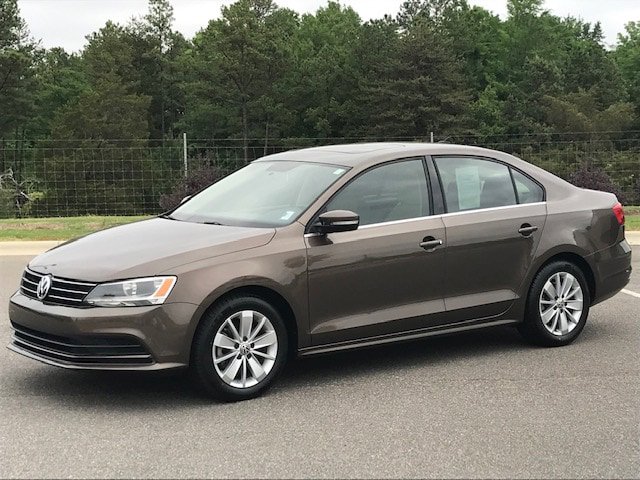 Used 2015 Volkswagen Jetta SE FWD image 1