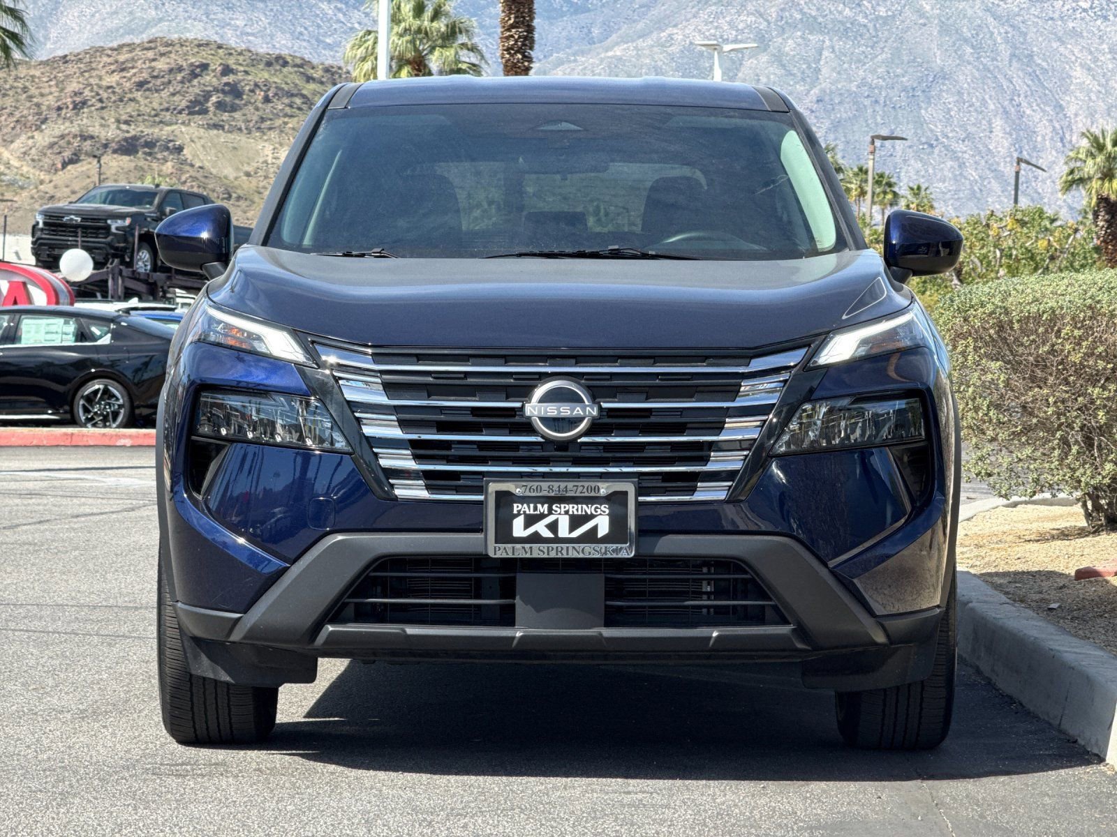 Used 2025 Nissan Rogue SV image 8