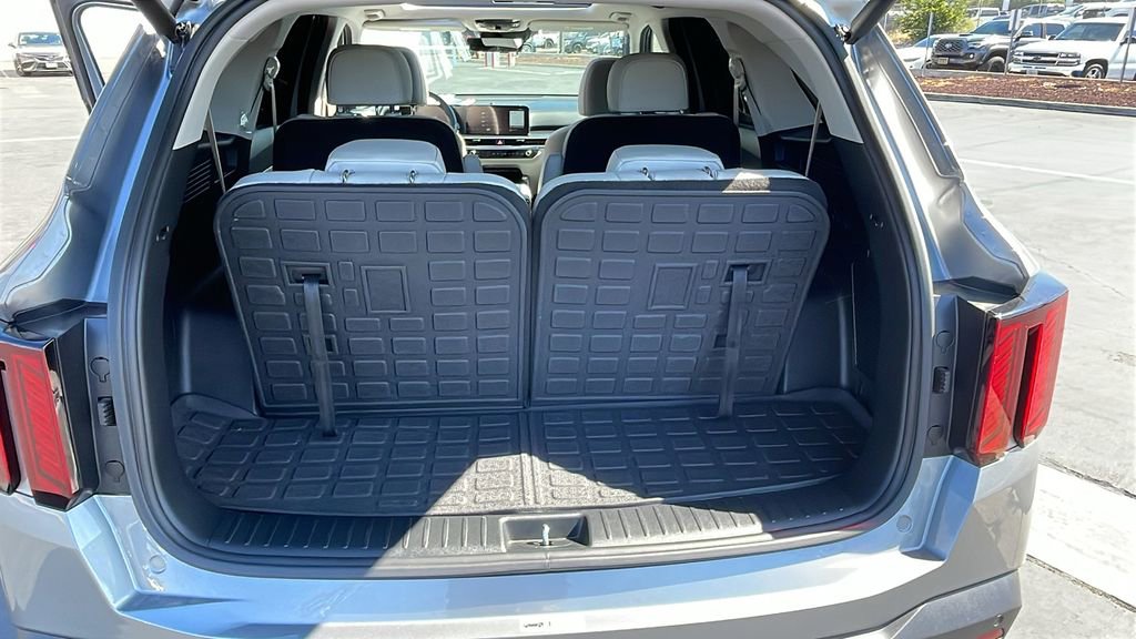Used 2025 Kia Sorento EX w/ EX Panoramic Sunroof Package image 32