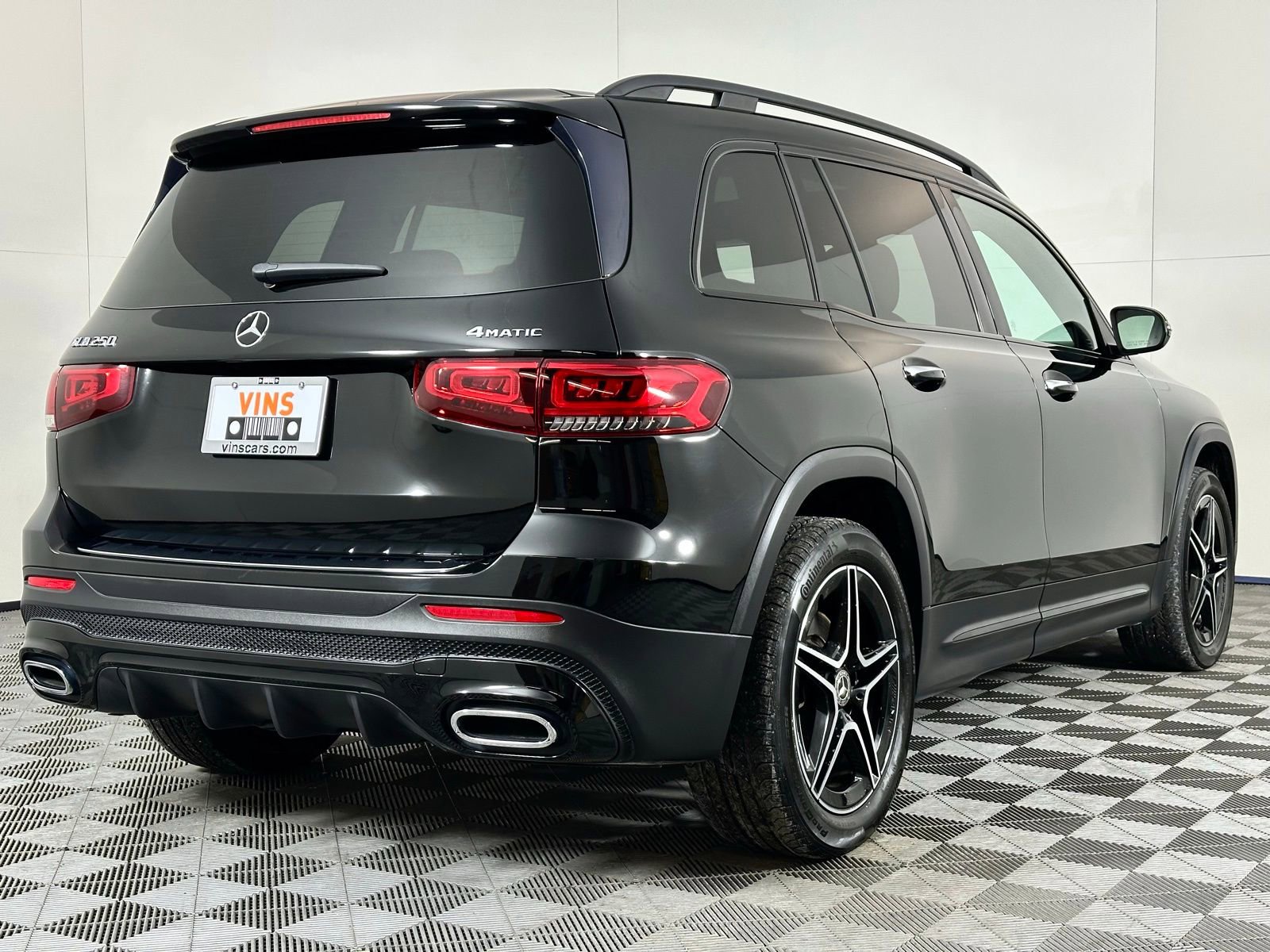 Used 2022 Mercedes-Benz GLB 250 4MATIC image 4