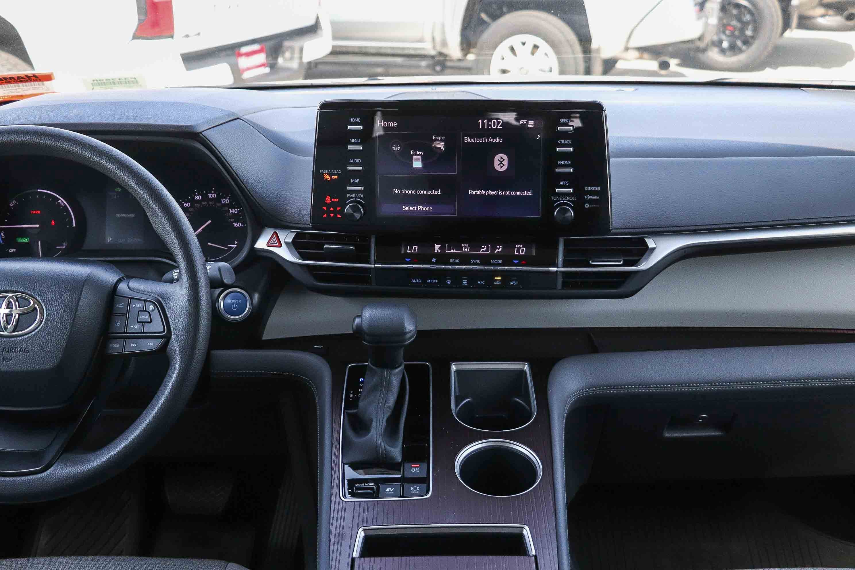 Used 2024 Toyota Sienna LE image 13