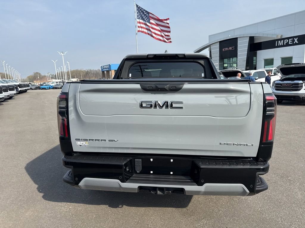 Used 2024 GMC Sierra EV Denali image 4
